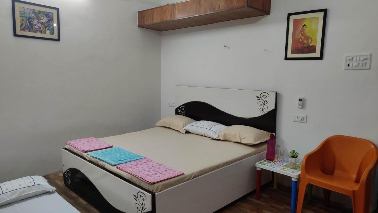 Ira Homestay Mathura - Divine Spiritual Stay Exterior photo