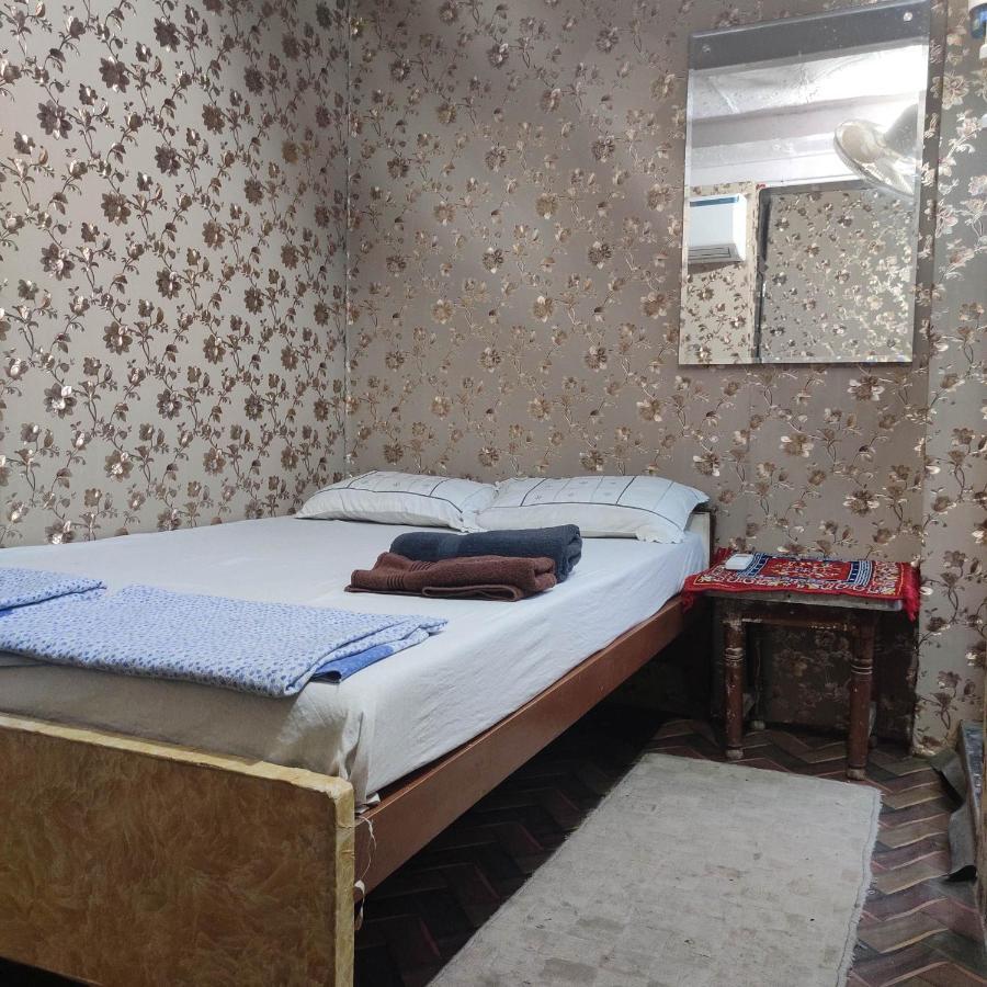 Ira Homestay Mathura - Divine Spiritual Stay Exterior photo